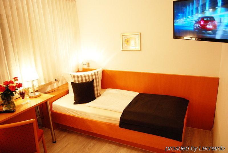 Hotel Am Martinsberg Андернах Екстер'єр фото