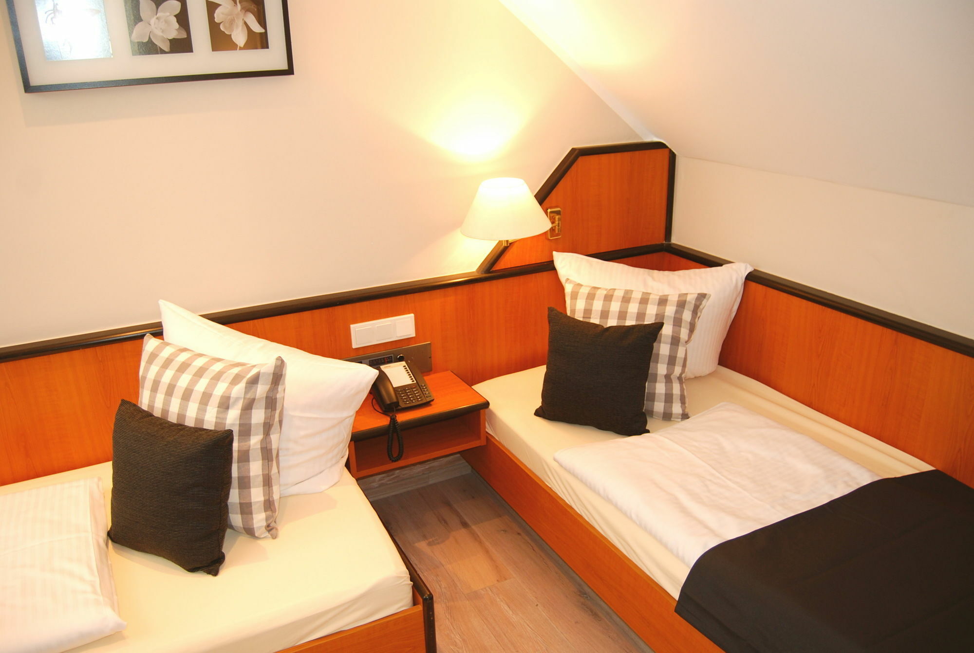 Hotel Am Martinsberg Андернах Екстер'єр фото